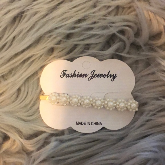 Pearl Hair Clips - Picture 4 of 4